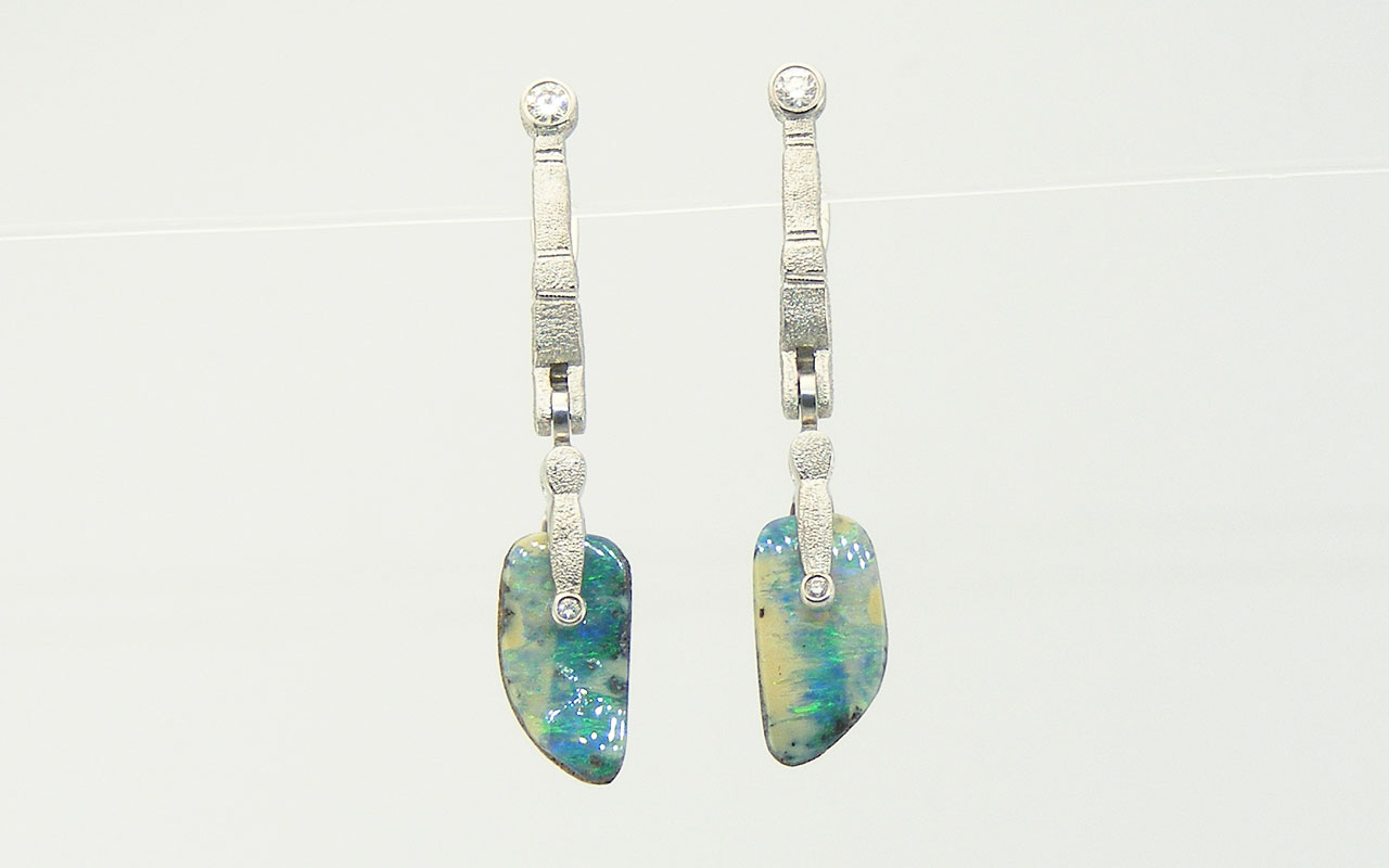 Plat-SS-opal-splits-earrings