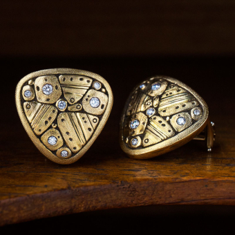 Šepkus E-192D "Triangle" Post-Clip Earrings