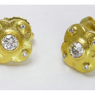 Šepkus E-217D 18K Yellow Gold "Flora" Stud Earrings with Diamonds