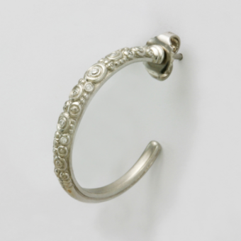 Šepkus E-111P Platinum and Diamond Hoop Earrings