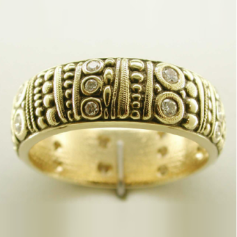 Šepkus R-22A 18K Yellow Gold and Diamond "Carved" Band Ring