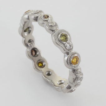 Šepkus R-170P Platinum and Natural Color Diamond "Submarine" Band