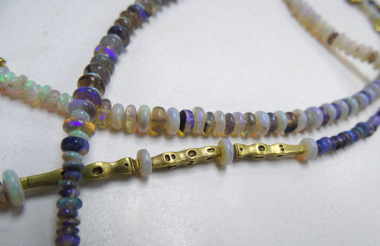 LIGHTNING NECKLACE W/CRYSTALS GOLD LIGHTNING NECKLACE W/CRYSTALS GOLD